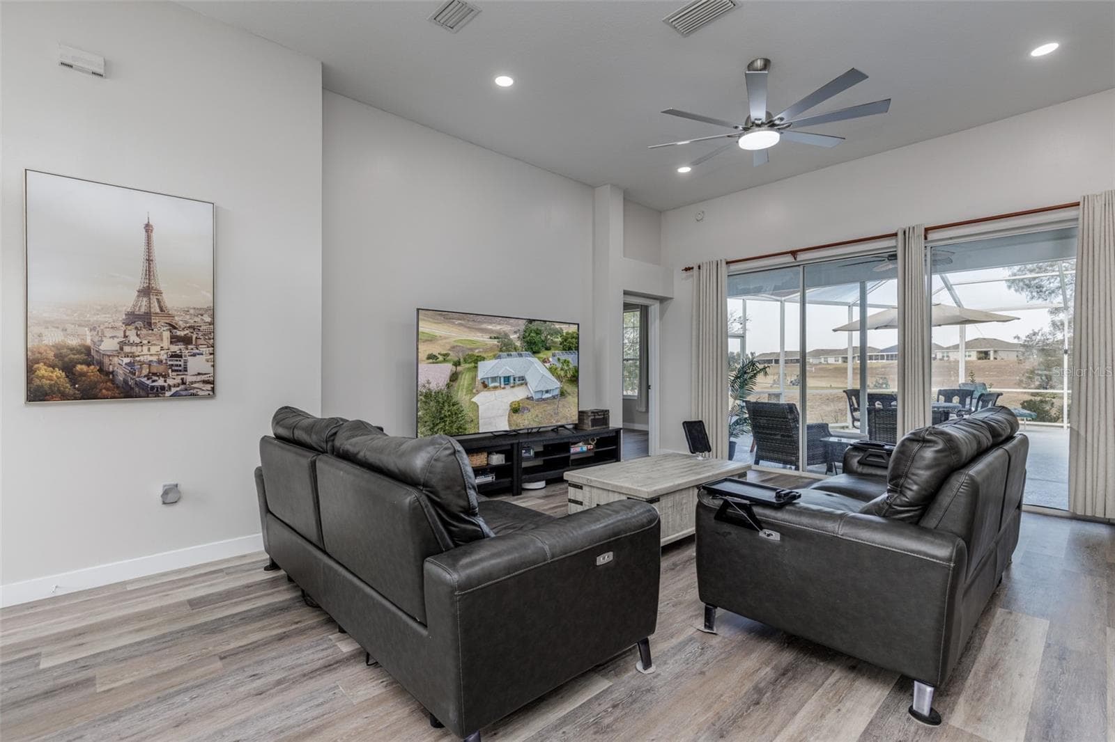 Single Family Residence at 4740 N CRESTLINE DR, BEVERLY HILLS, photo 10 of 44