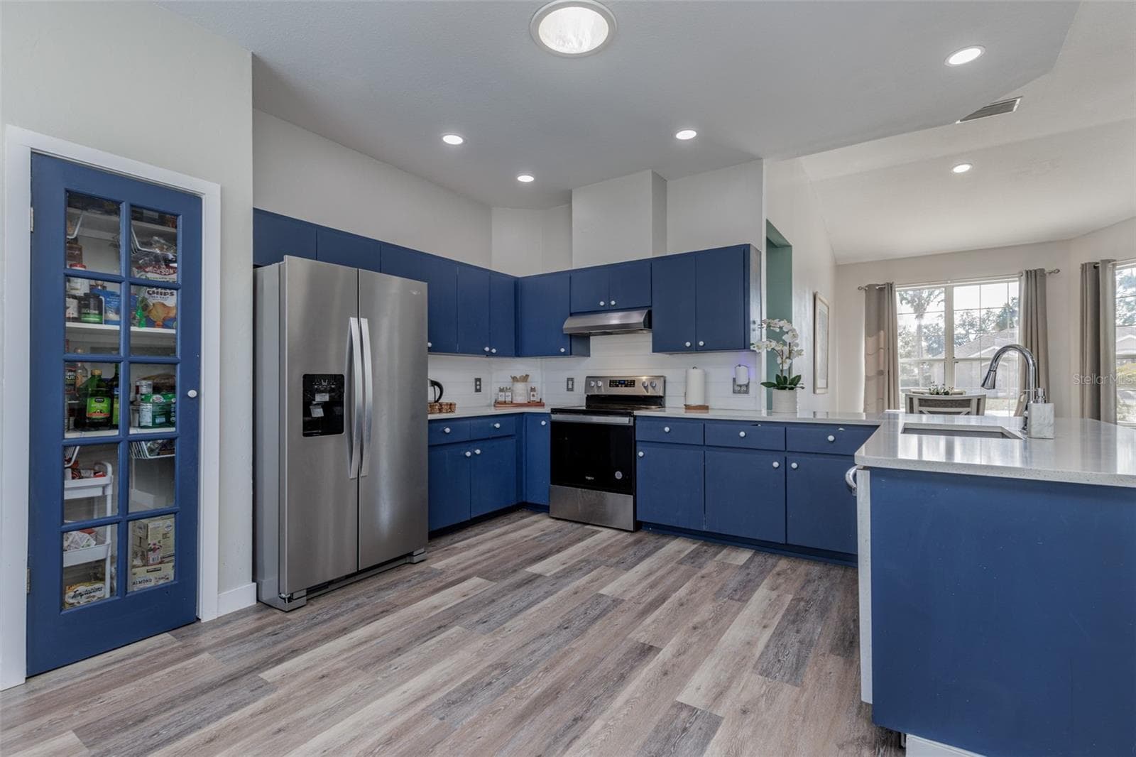 Single Family Residence at 4740 N CRESTLINE DR, BEVERLY HILLS, photo 13 of 44