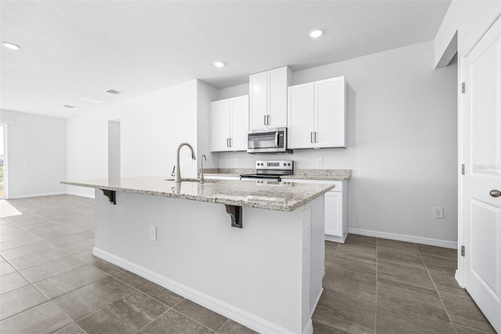 Single Family Residence at 2707 VIRGINIA PINE DR, BARTOW, photo 7 of 64