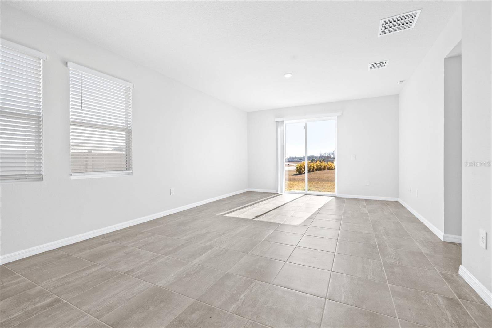 Single Family Residence at 2707 VIRGINIA PINE DR, BARTOW, photo 15 of 64