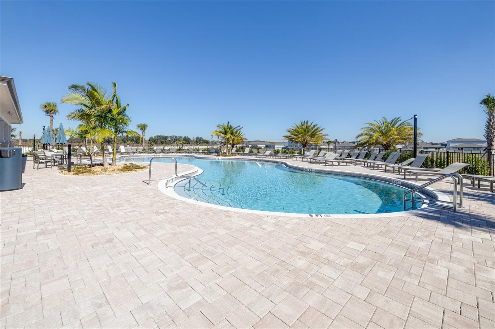 Community pool - 2707 VIRGINIA PINE DR, BARTOW
