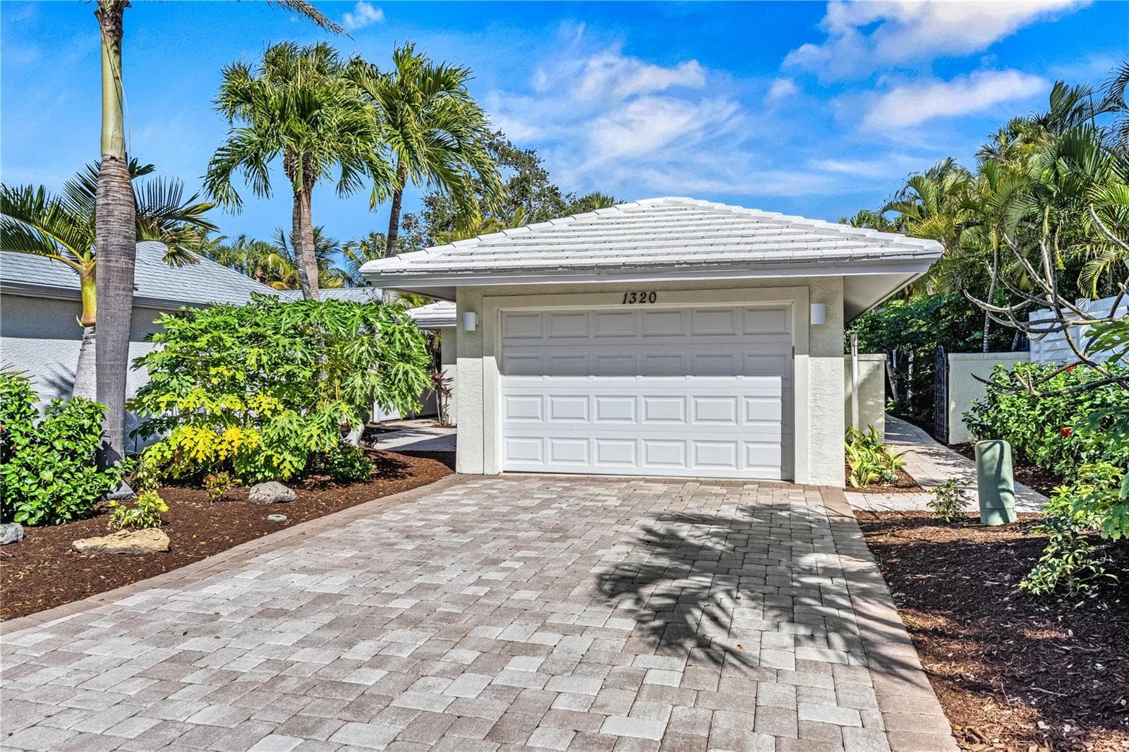 Condominium at 1320 MOONMIST DR #B-11, SARASOTA, photo 4 of 65