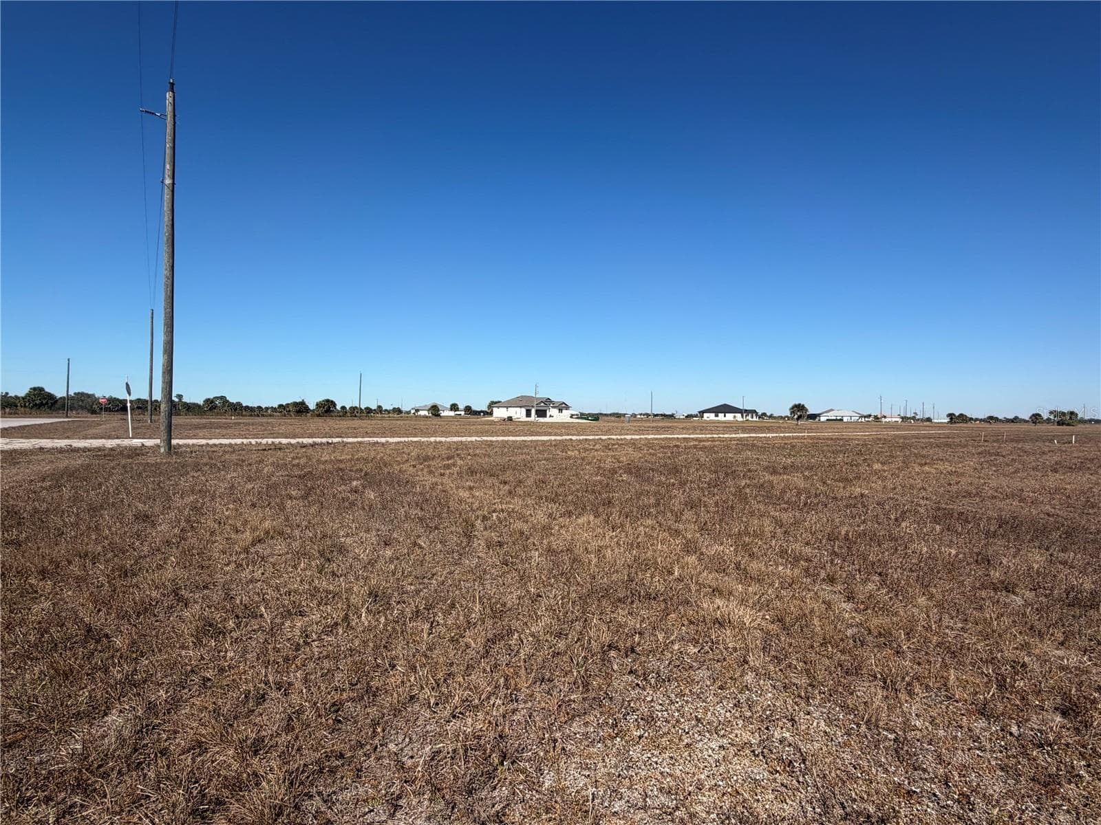 2 GOLDFINCH DR