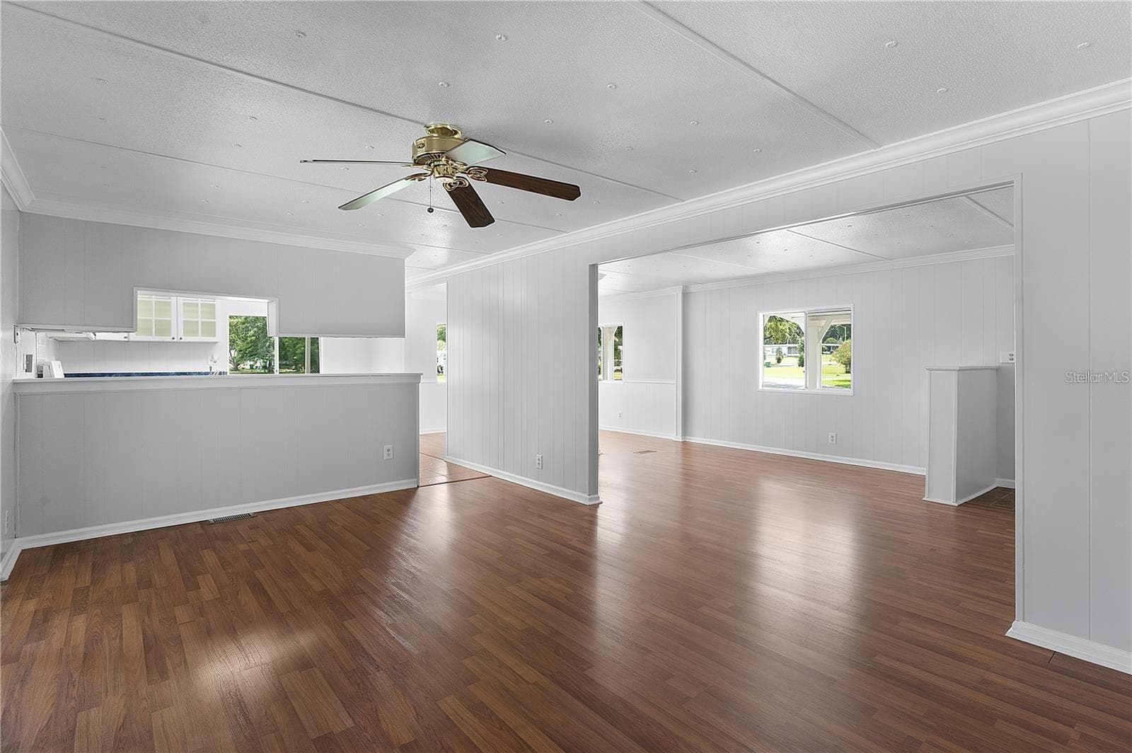 Manufactured Home at 302 IVANHOE CIR, LADY LAKE, photo 14 of 32