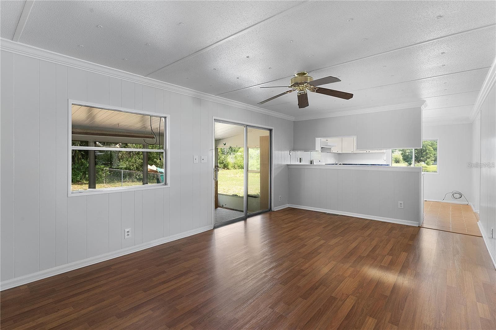 Manufactured Home at 302 IVANHOE CIR, LADY LAKE, photo 15 of 32