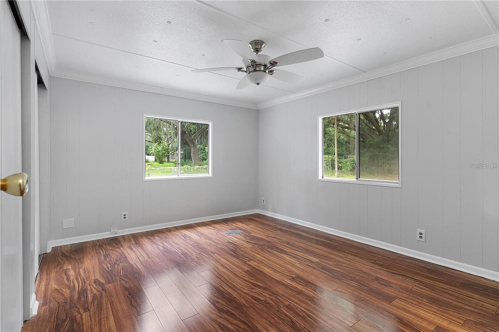 Manufactured Home at 302 IVANHOE CIR, LADY LAKE, photo 21 of 32