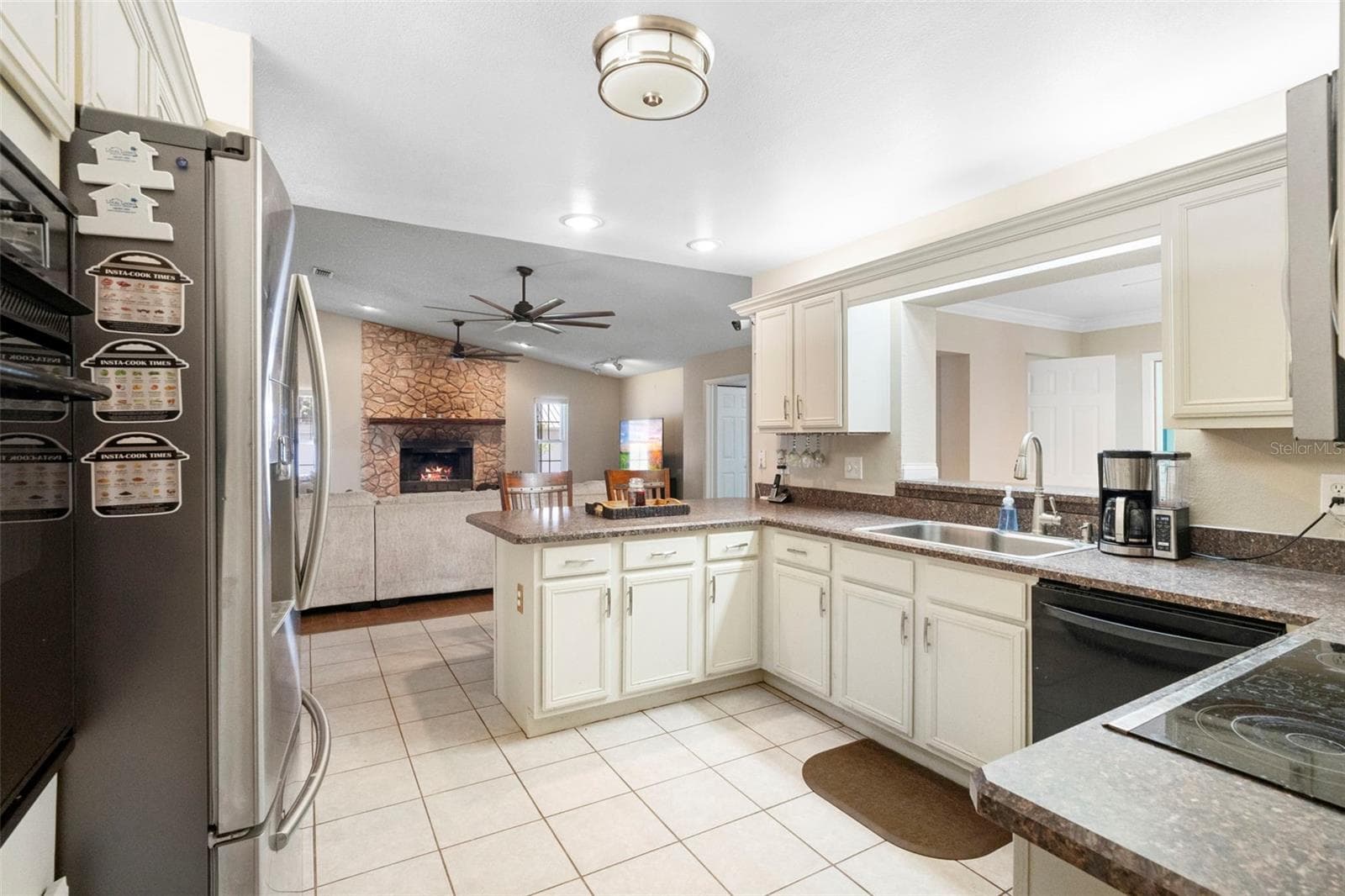 Kitchen - 3080 RAGIS RD, EDGEWATER
