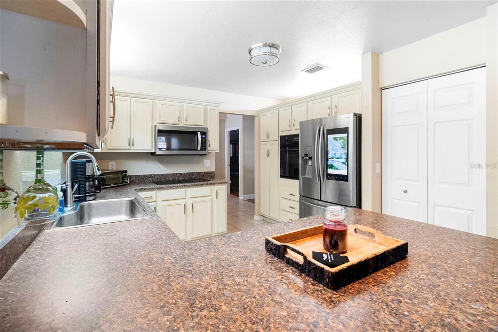 Kitchen - 3080 RAGIS RD, EDGEWATER