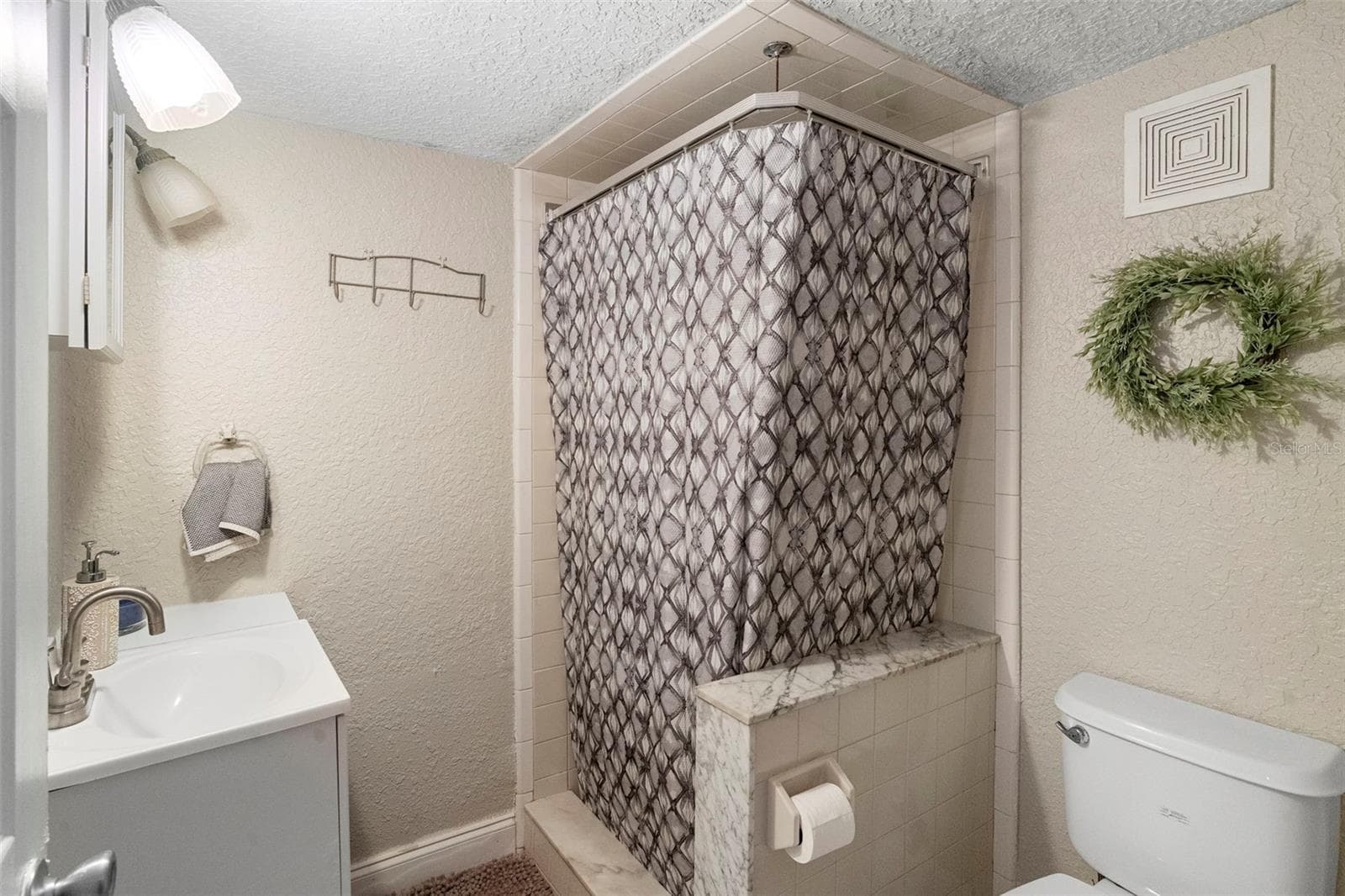 Apartment/In-Law Suite full bathroom downstairs - 3080 RAGIS RD, EDGEWATER
