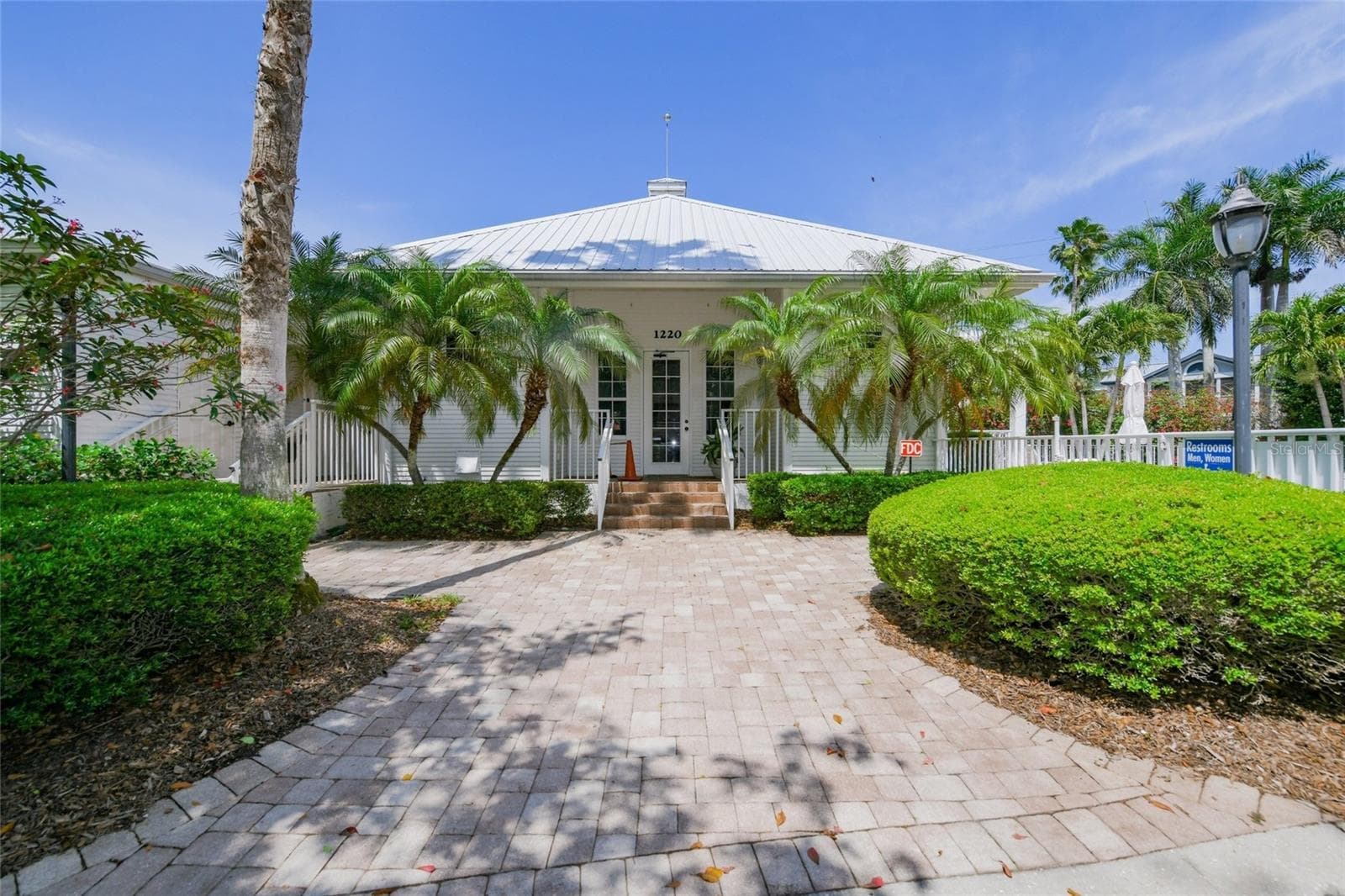 Condominium at 1260 DOLPHIN BAY WAY #403, SARASOTA, photo 47 of 76