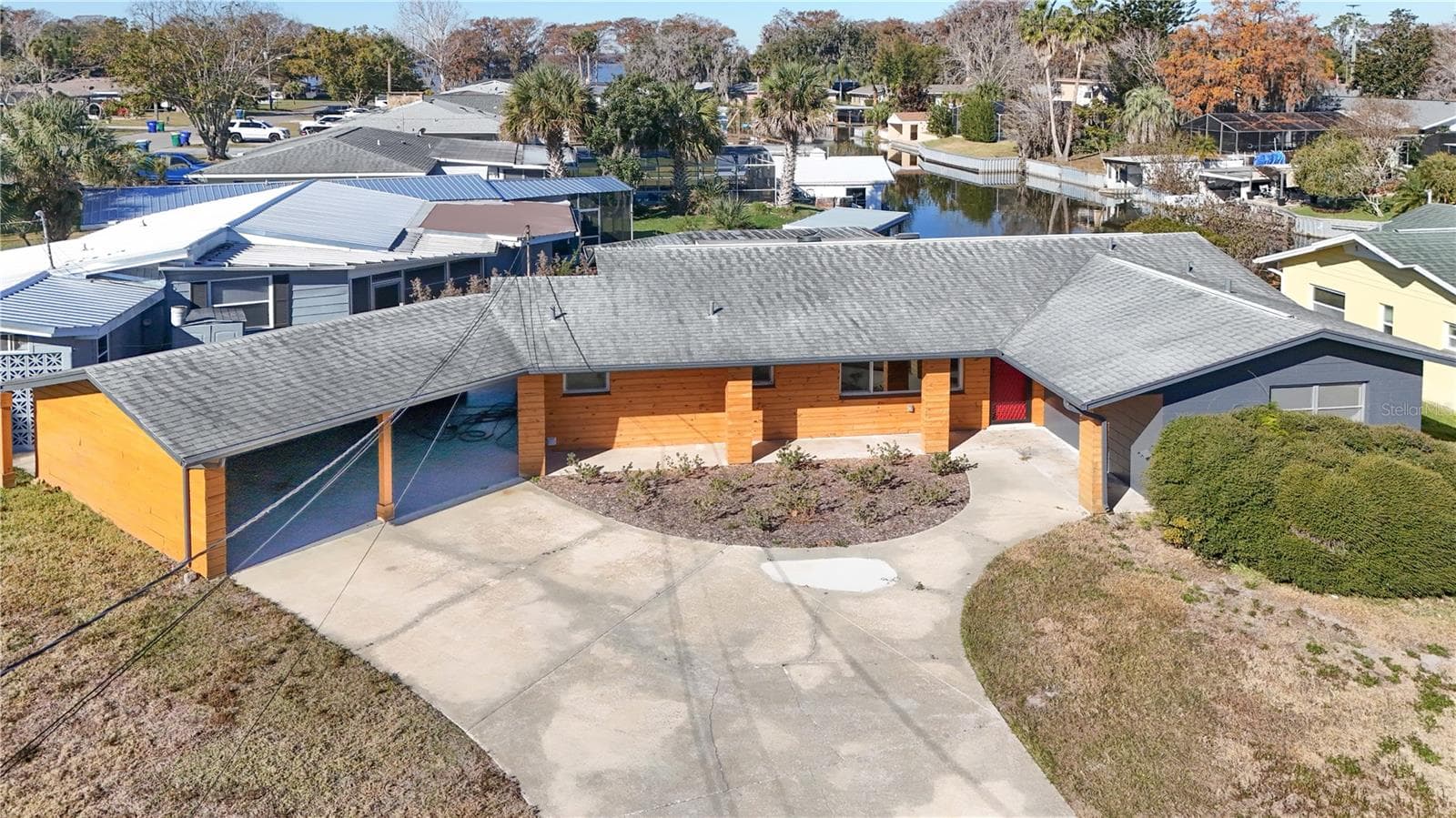 Single Family Residence at 1503 CANAL CT, TAVARES, photo 4 of 43