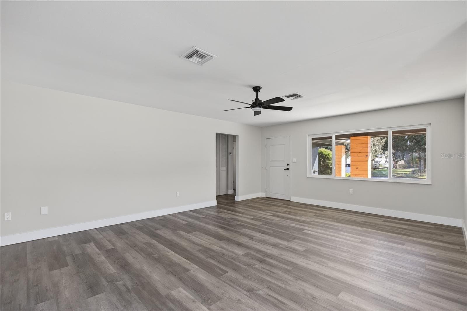 Living room - 1503 CANAL CT, TAVARES