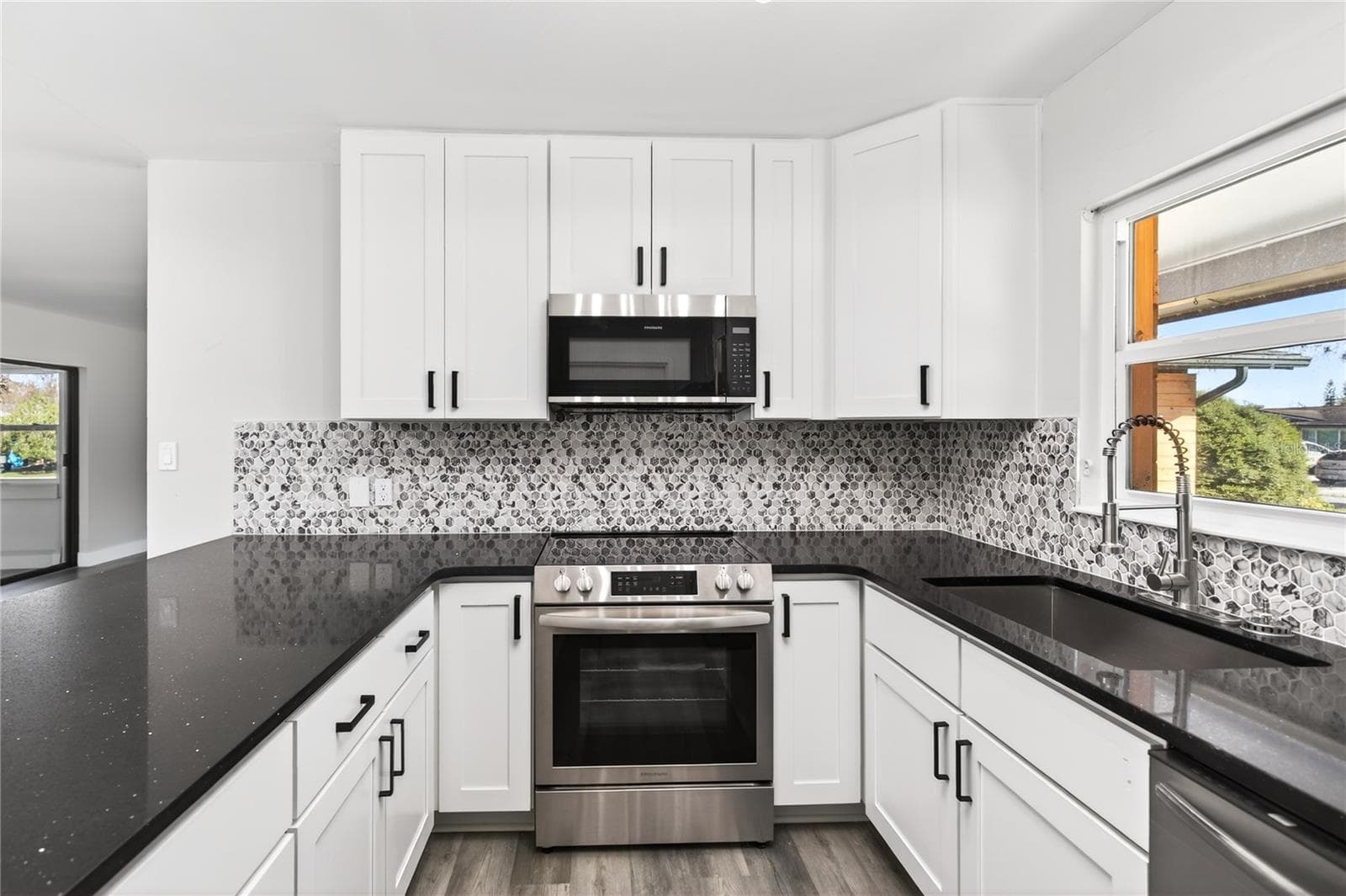 Single Family Residence at 1503 CANAL CT, TAVARES, photo 12 of 43