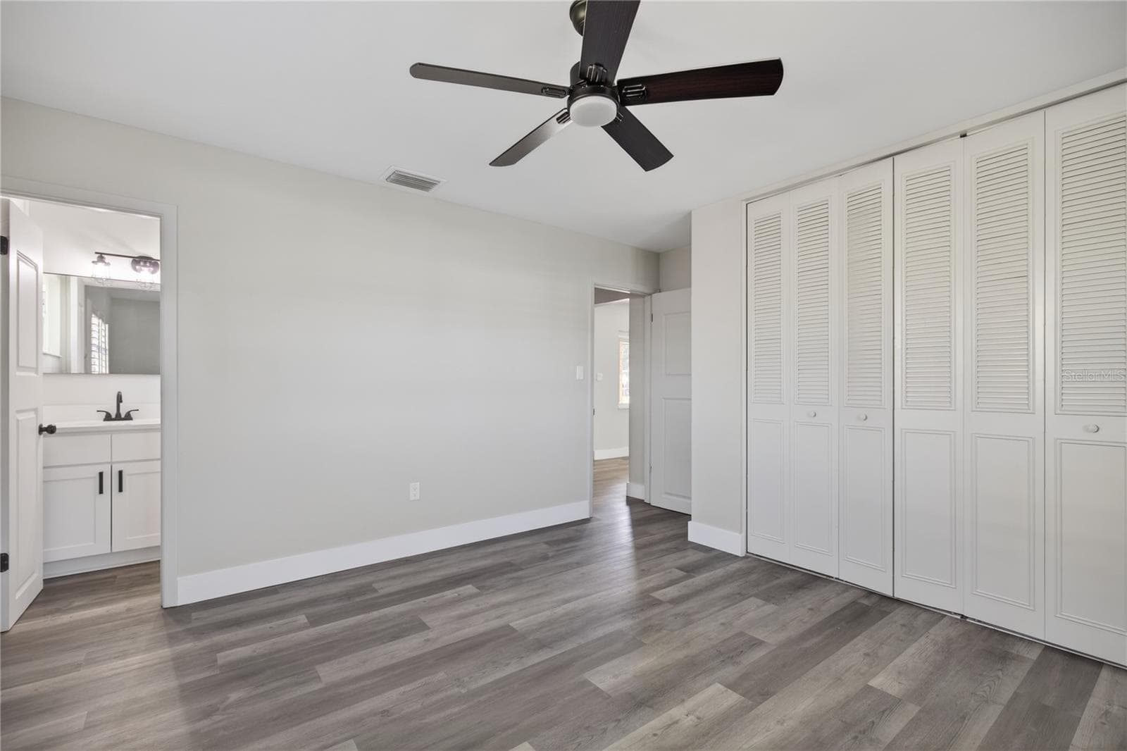 Primary Suite - 1503 CANAL CT, TAVARES