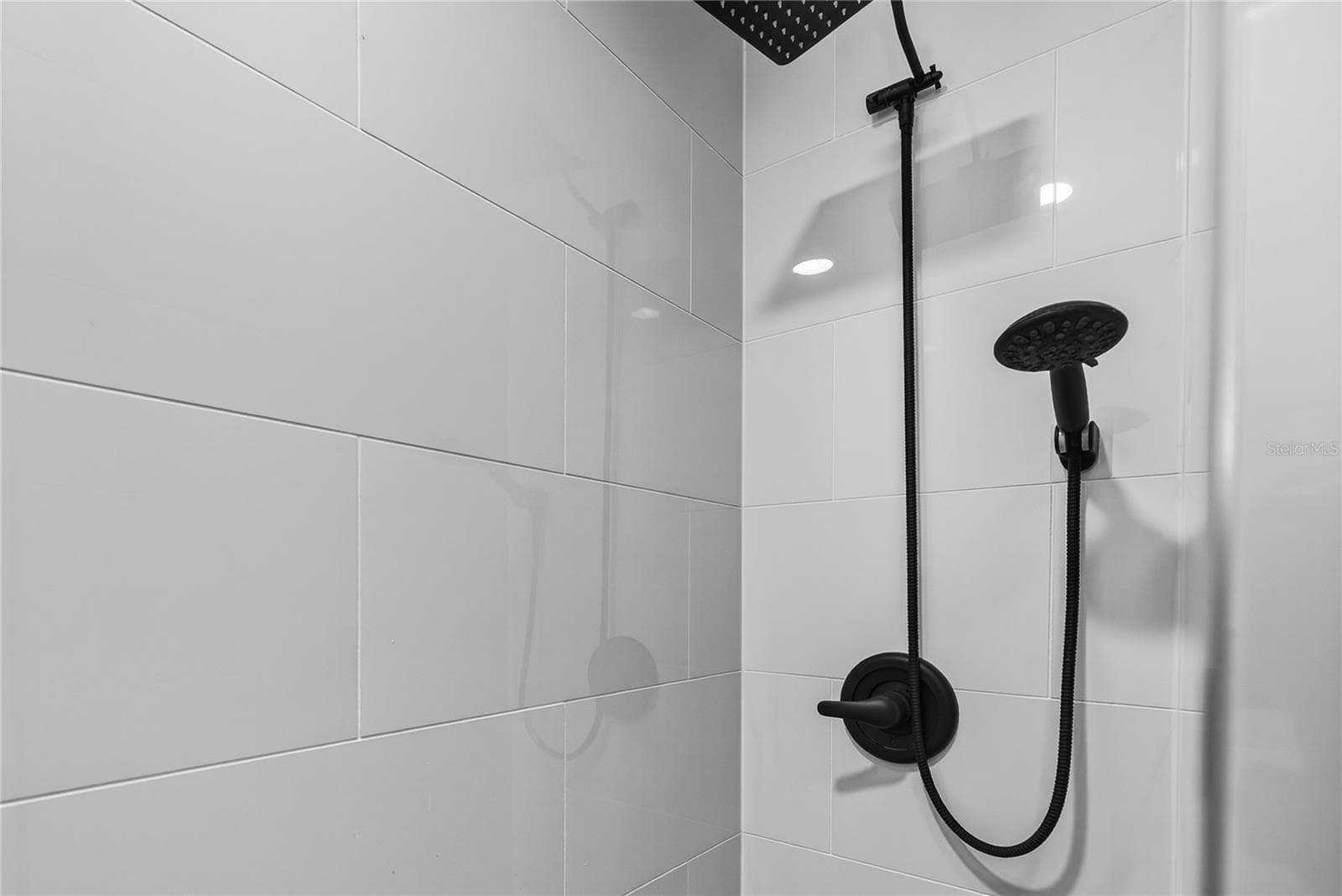 walk in shower - 1503 CANAL CT, TAVARES