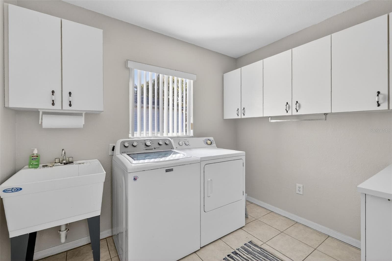 Inside laundry - 9050 SE 135TH LOOP, SUMMERFIELD