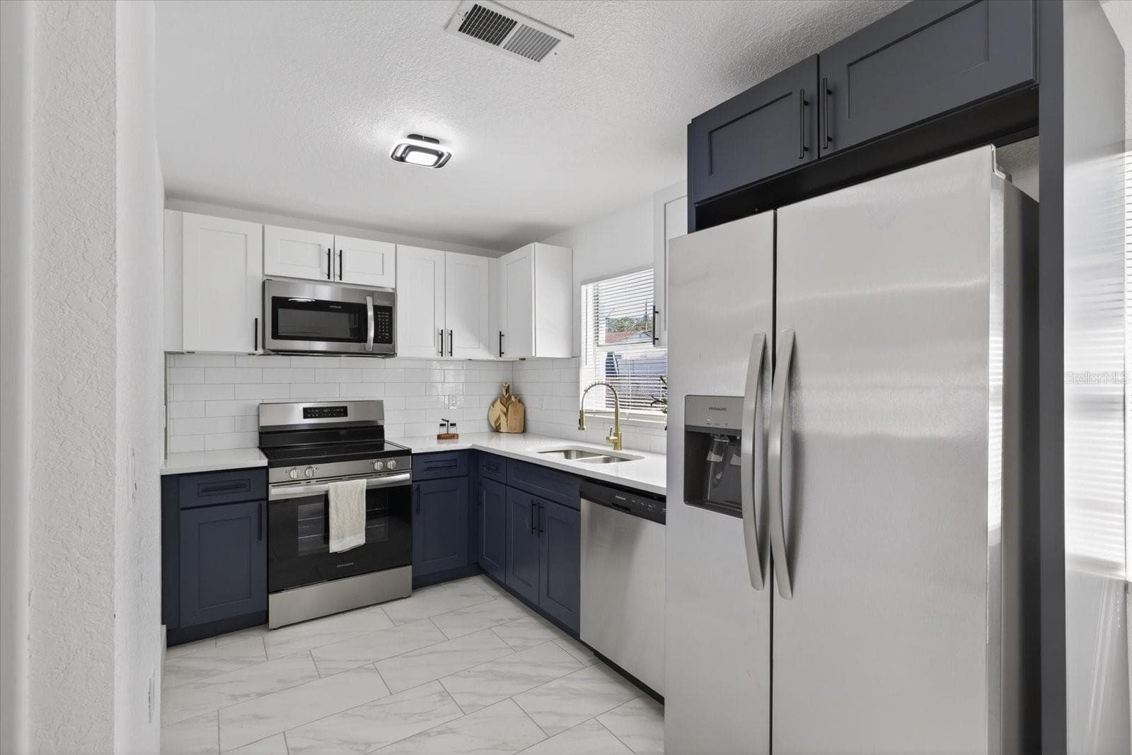 Single Family Residence at 8309 TUPELO DR, TAMPA, photo 10 of 27