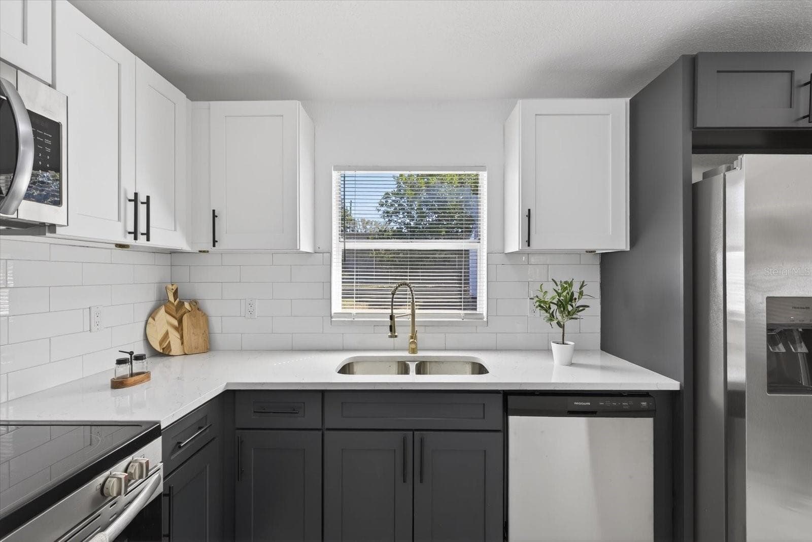 Single Family Residence at 8309 TUPELO DR, TAMPA, photo 11 of 27