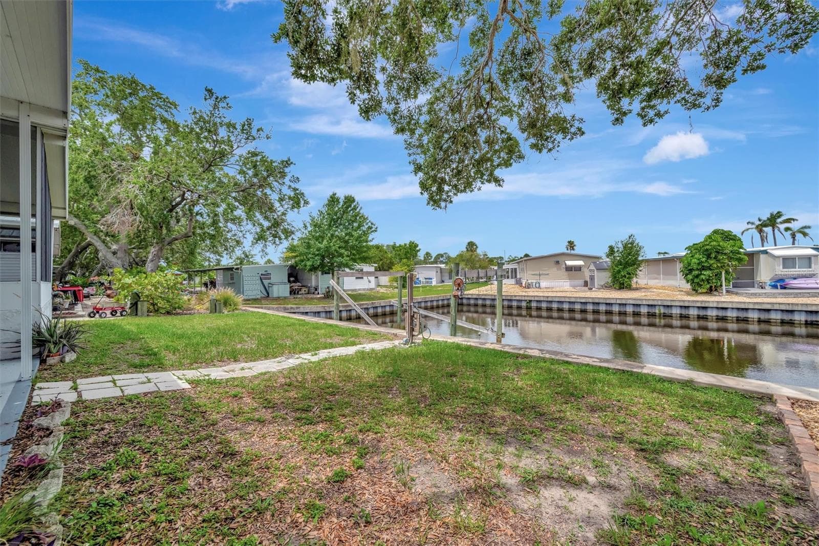 Manufactured Home at 106 N SAINT GEORGE CIR, APOLLO BEACH, photo 32 of 45