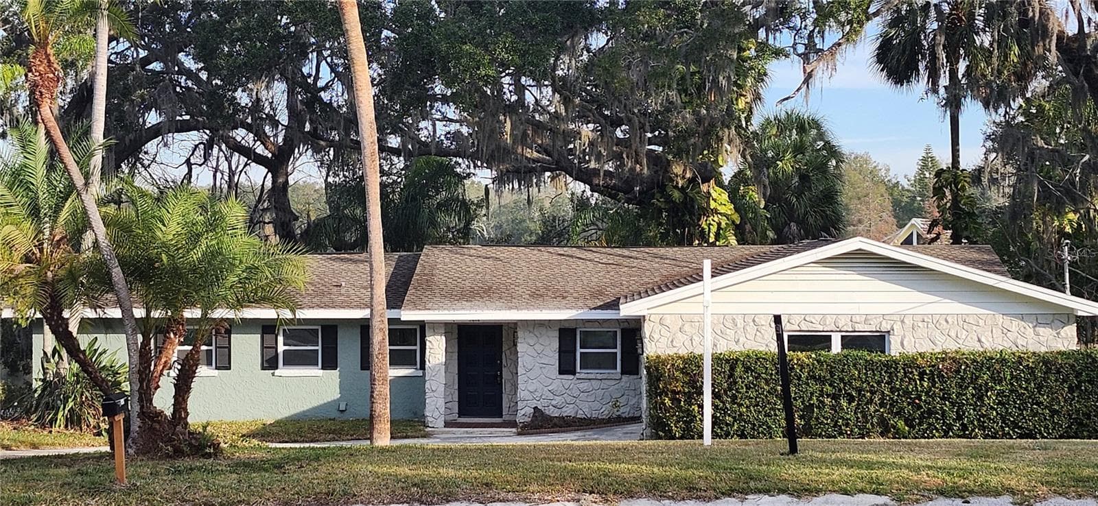 Single Family Residence at 3606 RIVER GROVE DR, TAMPA, photo 2 of 47