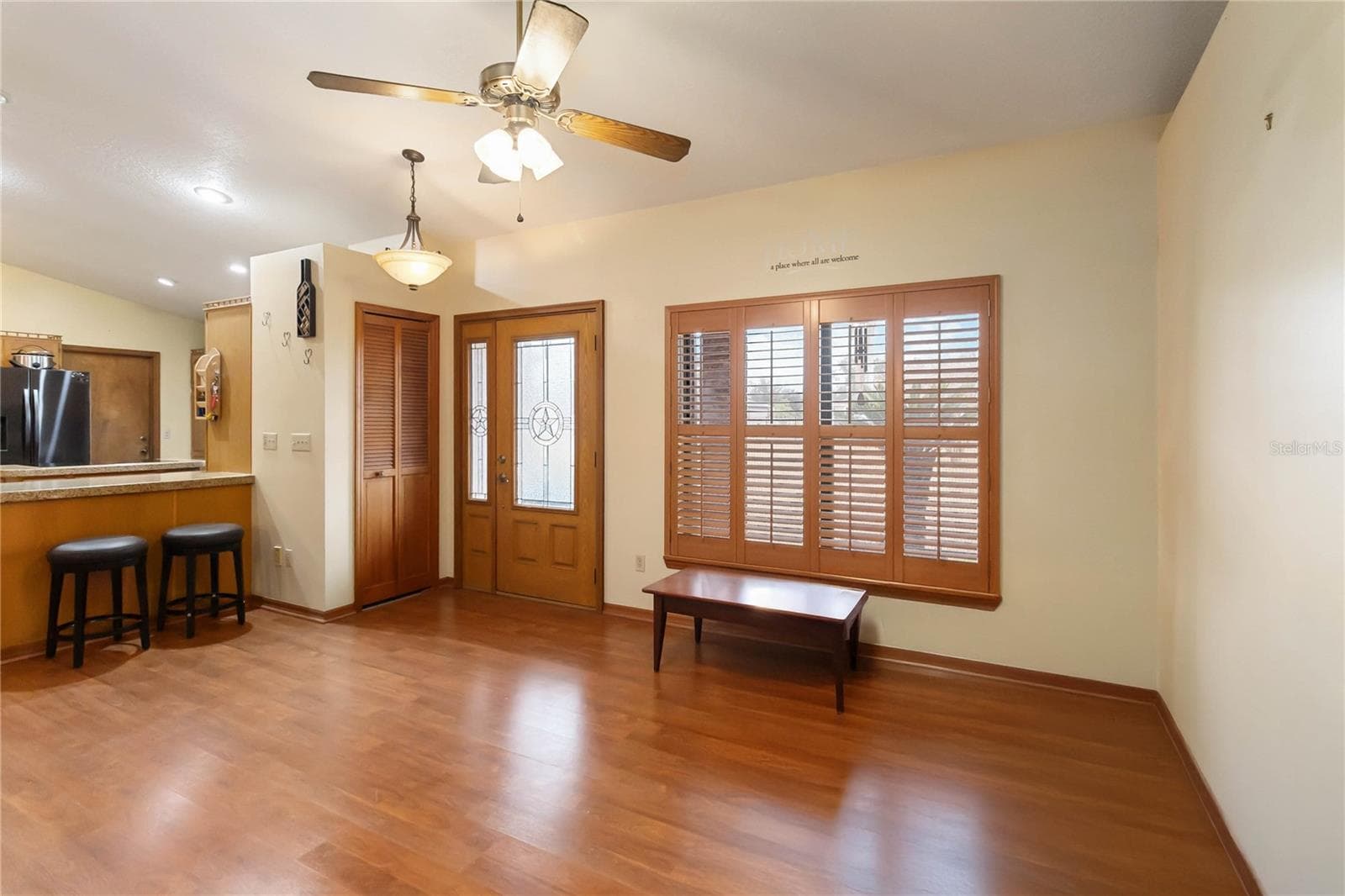Living Room facing Front Door - 18711 NORTHCLIFF ST, ORLANDO