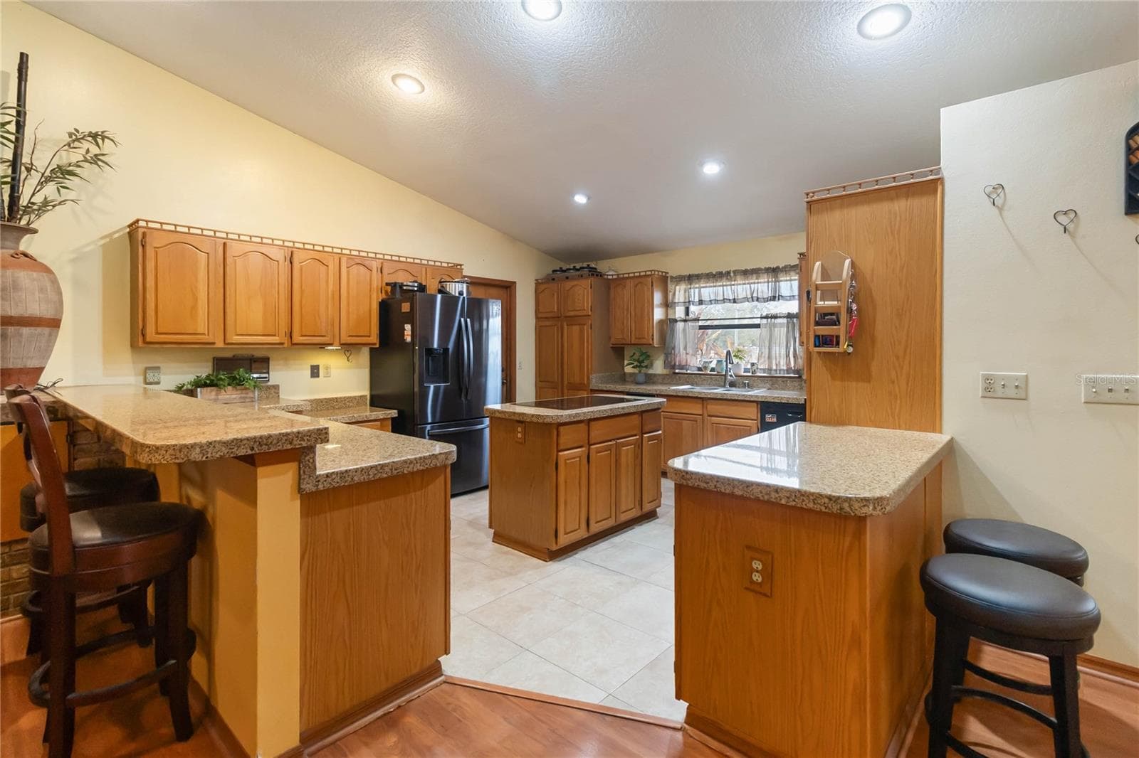 Kitchen - 18711 NORTHCLIFF ST, ORLANDO