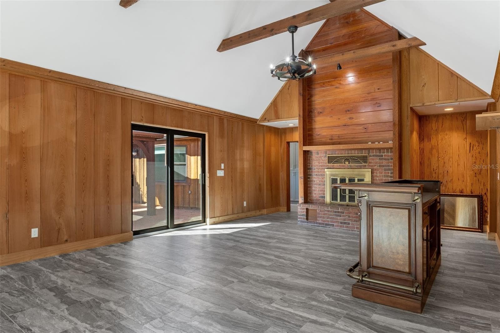 Family room/man cave - 11870 W RIVERHAVEN DR, HOMOSASSA