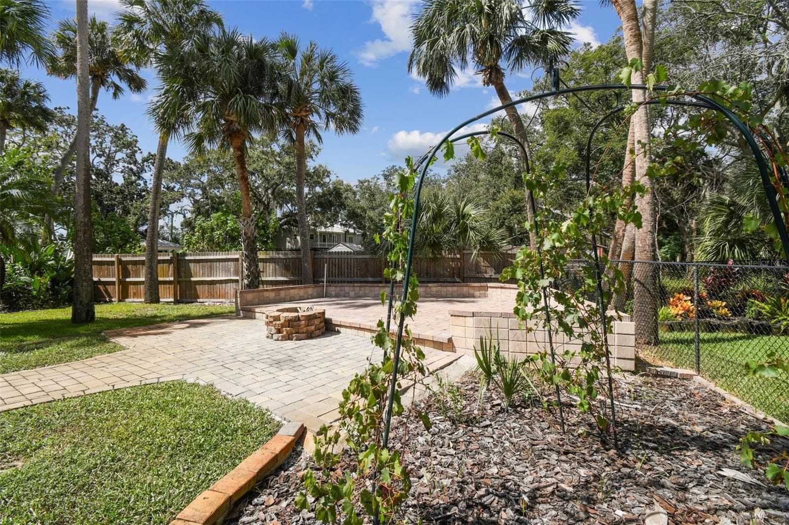 Single Family Residence at 1705 MEYERS COVE DR, TARPON SPRINGS, photo 59 of 79