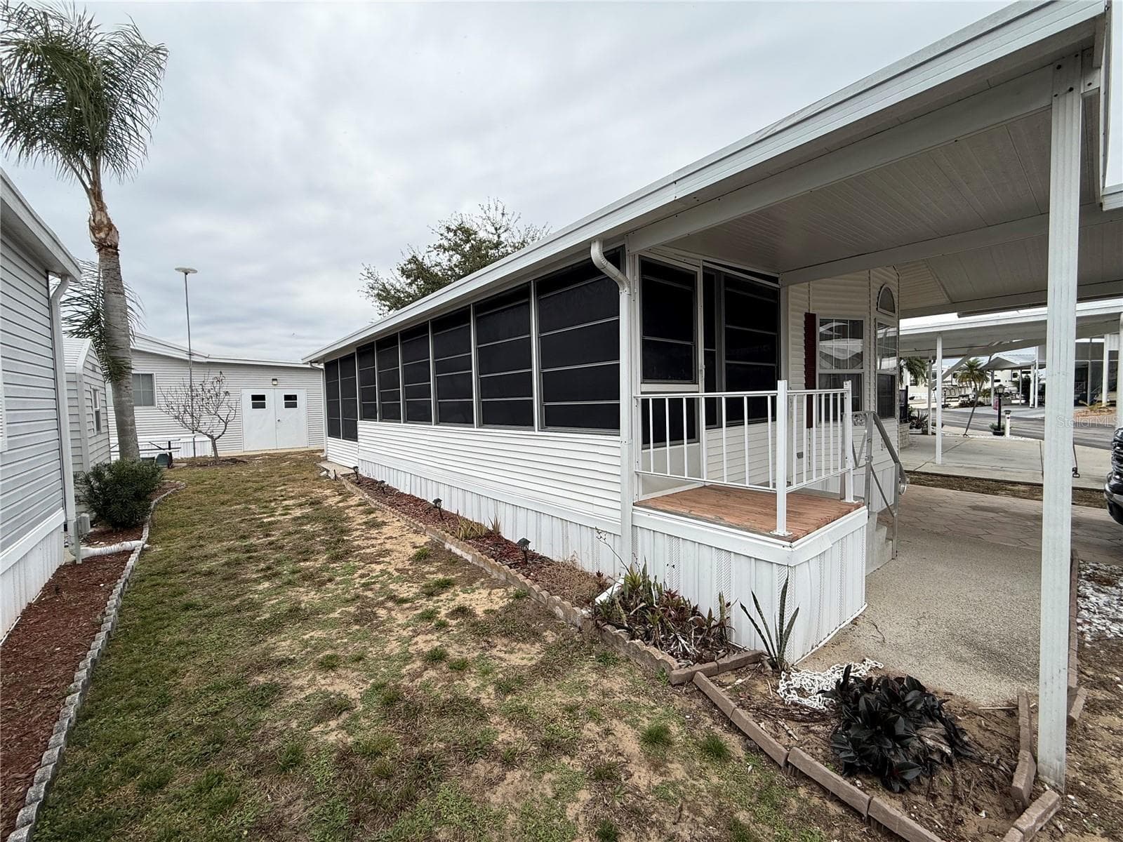 Manufactured Home at 231 ST GEORGE DR, DAVENPORT, photo 4 of 21