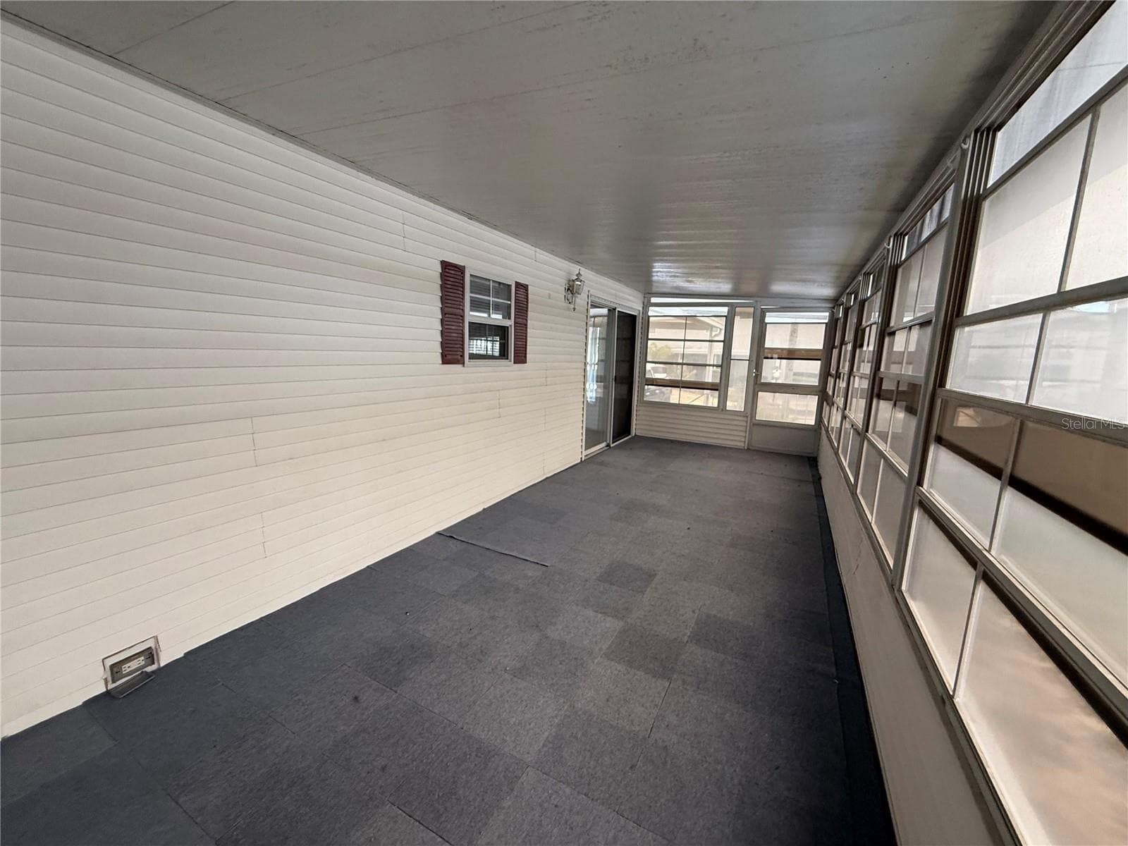 Manufactured Home at 231 ST GEORGE DR, DAVENPORT, photo 9 of 21