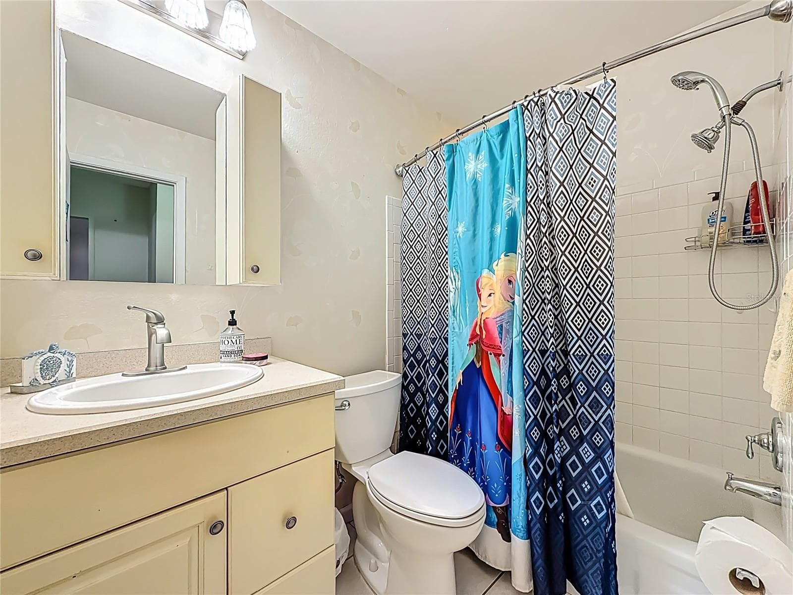 1020 85th Ave N no 119, Hall bath, tub - shower combination - 1020 85TH AVE N #119, ST PETERSBURG
