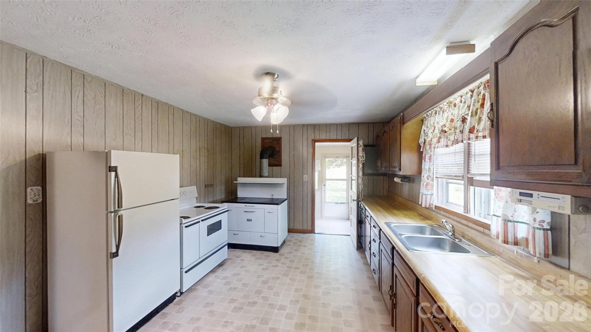 Single Family Residence at 560 Bailey Mountain Road, Mars Hill, photo 23 of 30