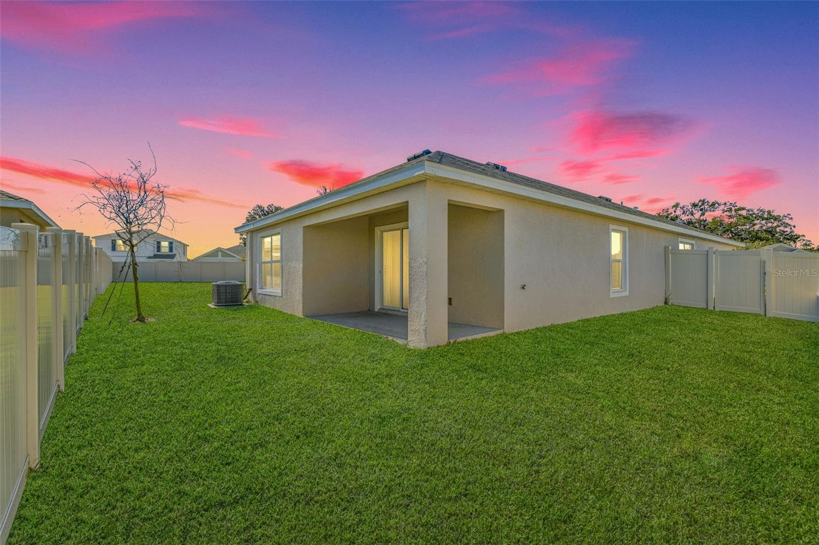 Single Family Residence at 13581 MOUNT IVY CT, DADE CITY, photo 4 of 55