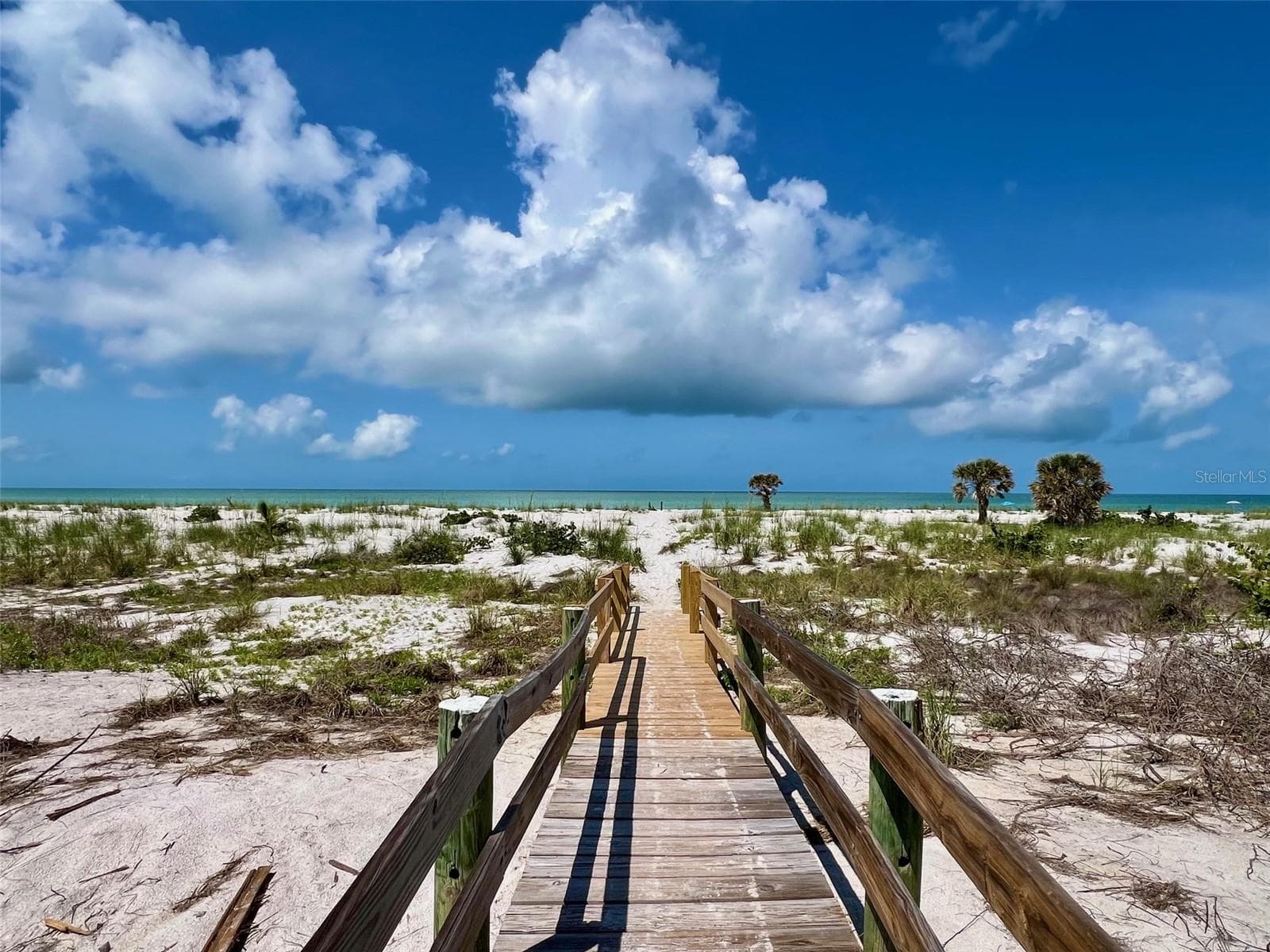Walkway to the beach - 9574 BUCCANEER TRL, PLACIDA