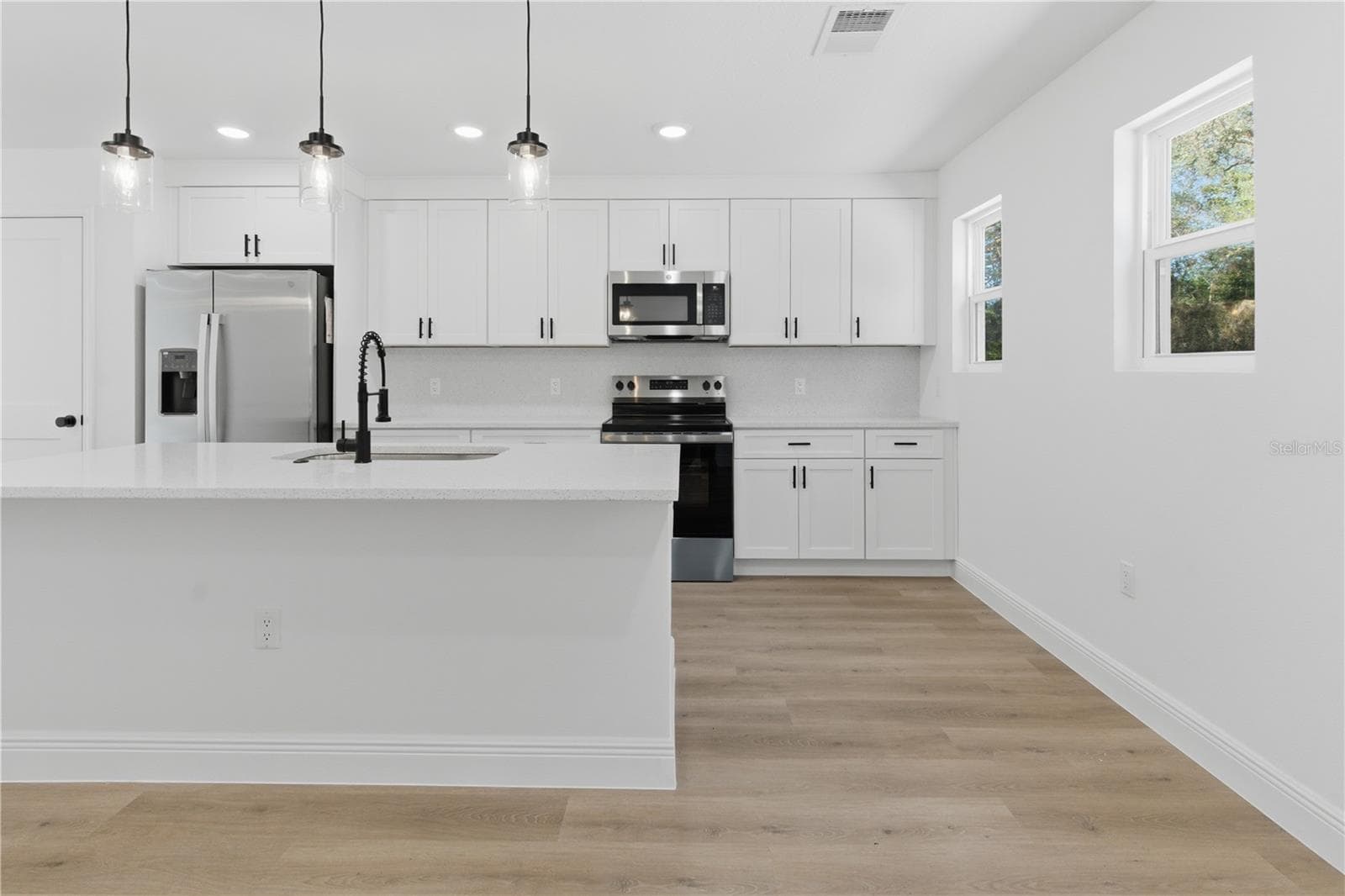 Townhouse at 727 CLEMSON DR, ALTAMONTE SPRINGS, photo 4 of 25
