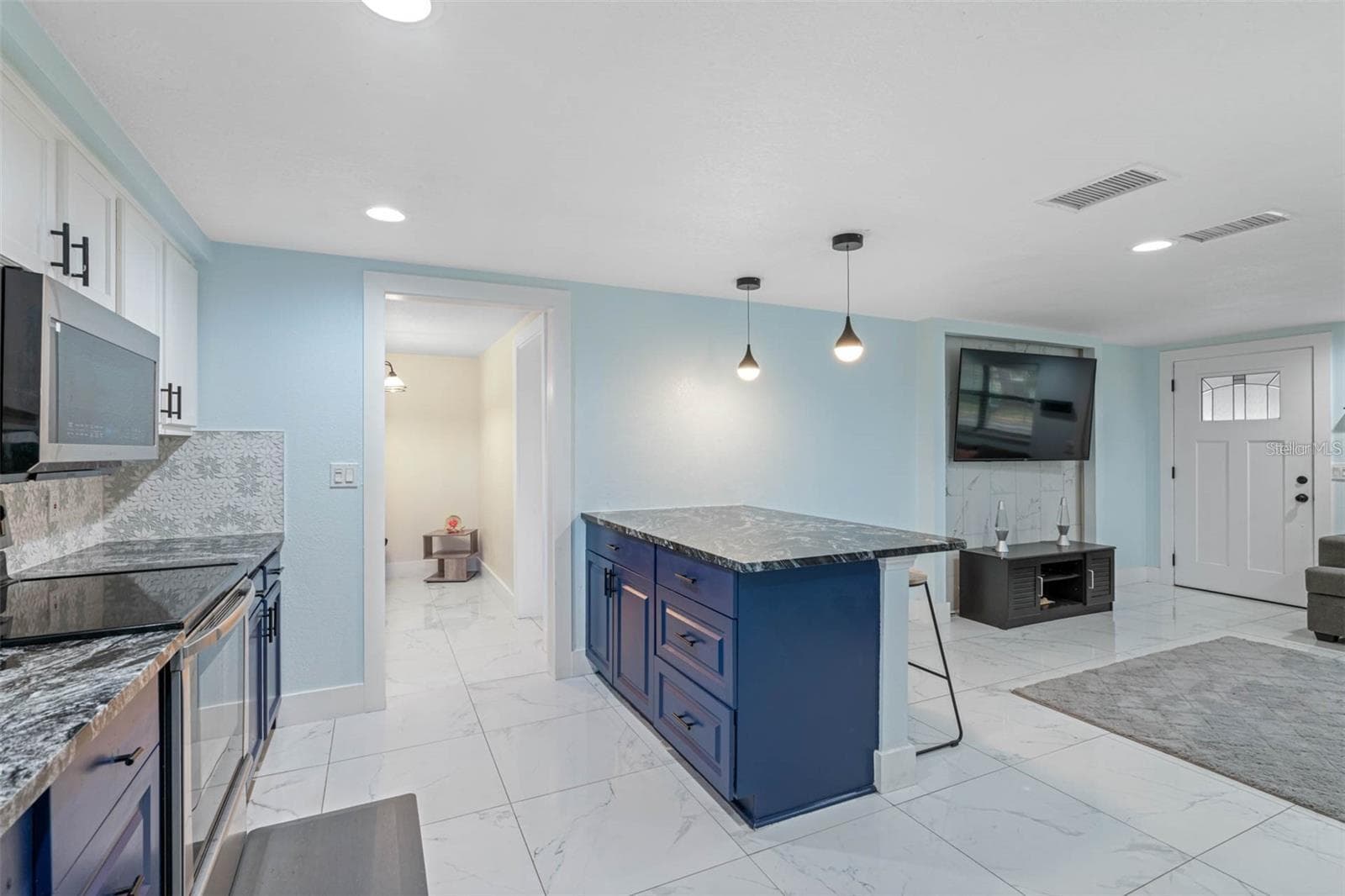 Single Family Residence at 11115 STAFFORD LN, RIVERVIEW, photo 11 of 40