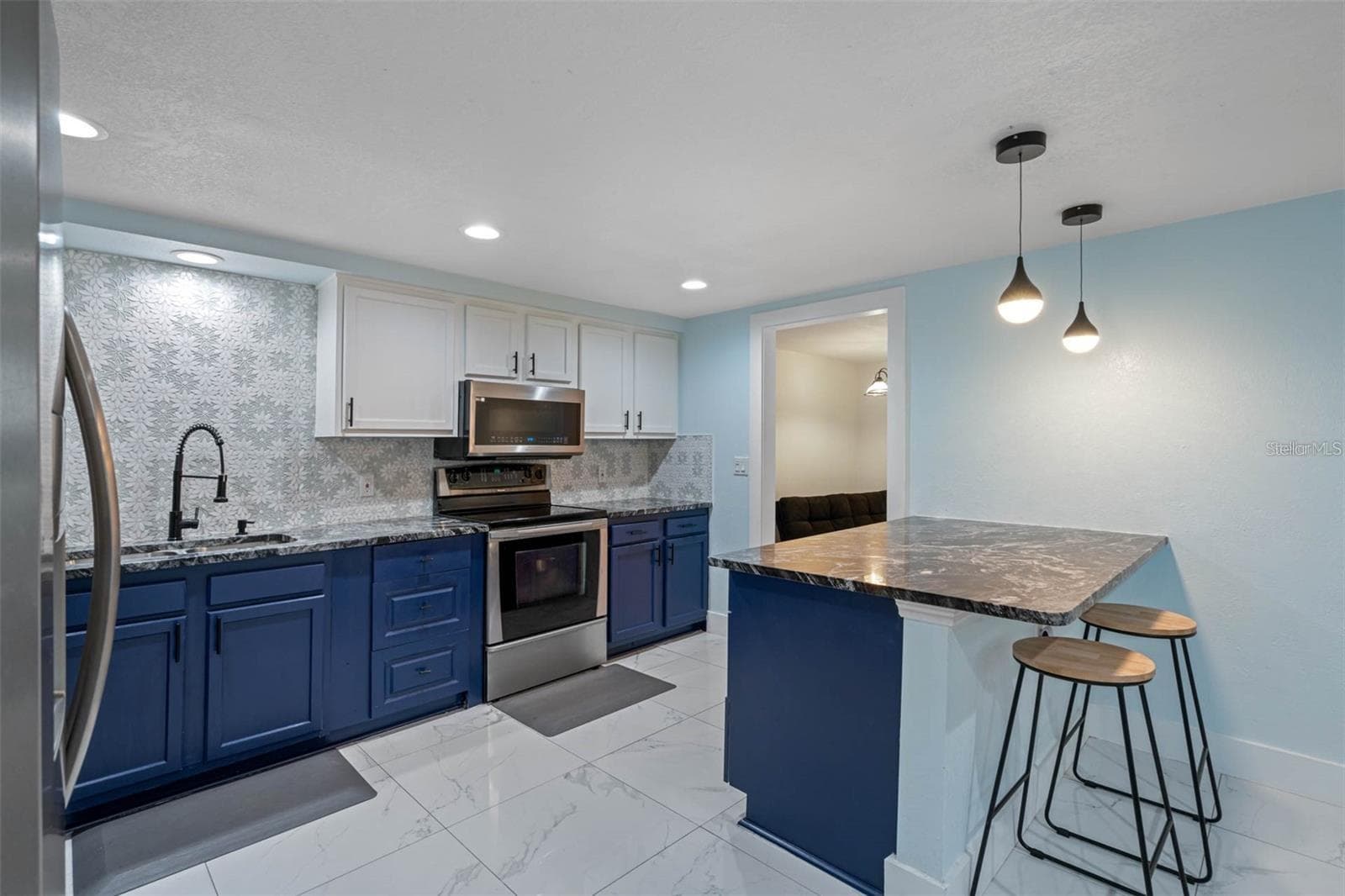 Single Family Residence at 11115 STAFFORD LN, RIVERVIEW, photo 13 of 40