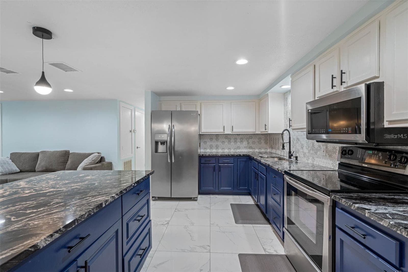 Single Family Residence at 11115 STAFFORD LN, RIVERVIEW, photo 14 of 40