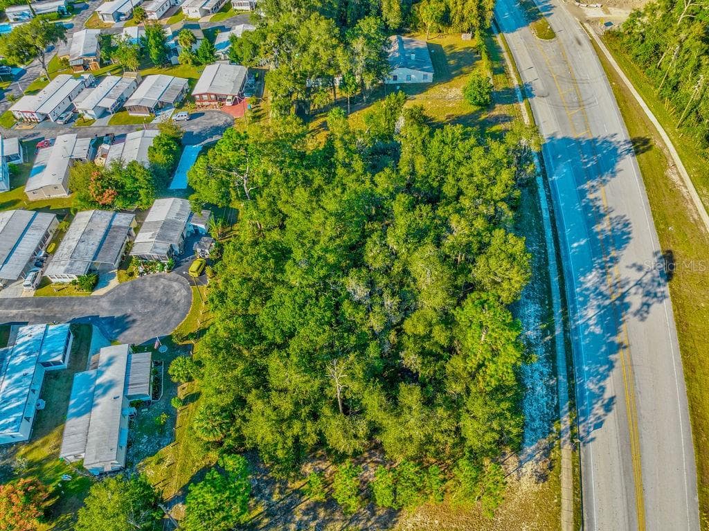 Single Family Residence at 330 BONNIE LN, ORANGE CITY, photo 24 of 37