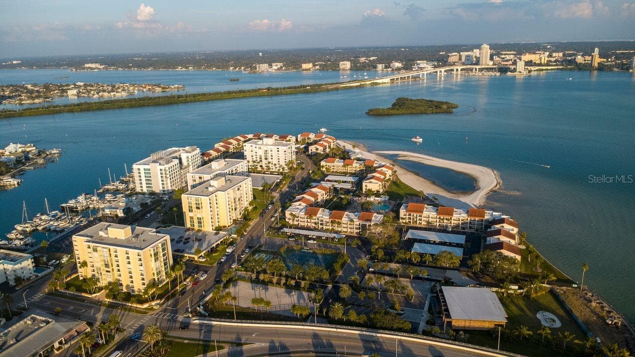 Condominium at 830 S GULFVIEW BLVD #502, CLEARWATER BEACH, photo 13 of 58