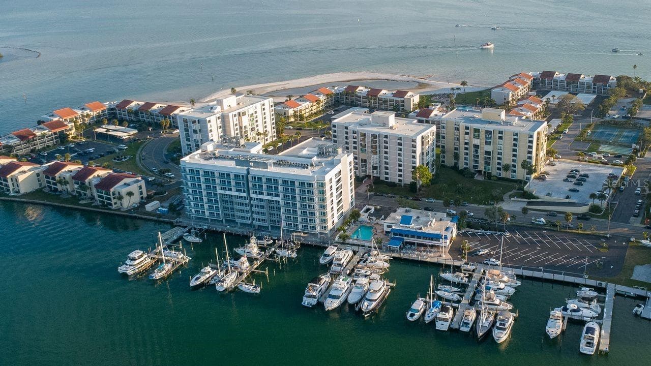 Condominium at 830 S GULFVIEW BLVD #502, CLEARWATER BEACH, photo 18 of 58