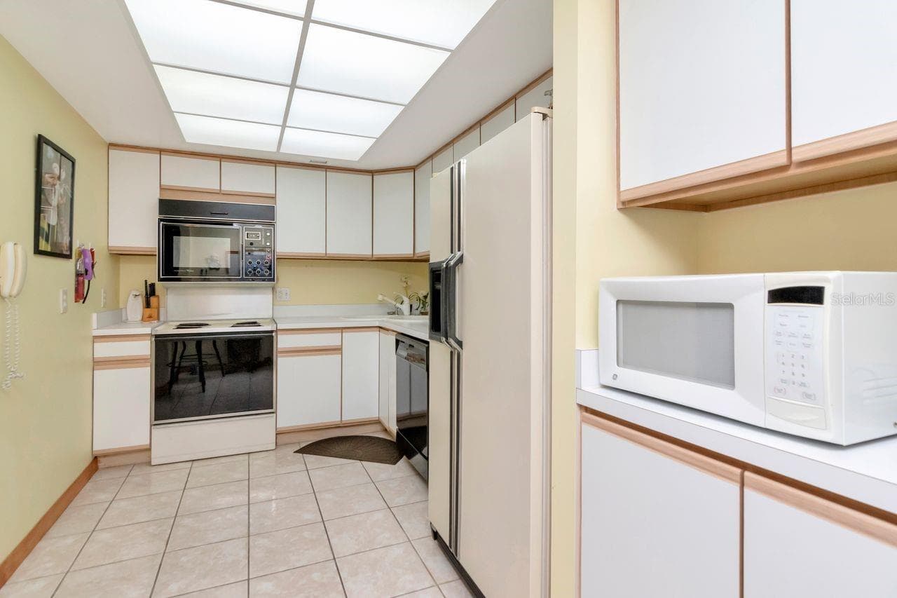 Condominium at 830 S GULFVIEW BLVD #502, CLEARWATER BEACH, photo 40 of 58