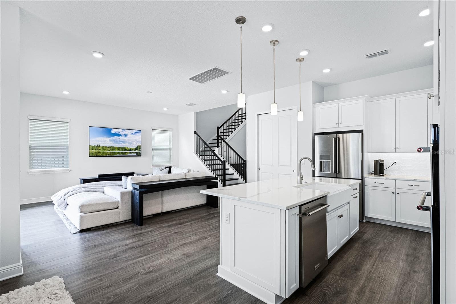 Single Family Residence at 15734 VETTA DR, MONTVERDE, photo 11 of 39