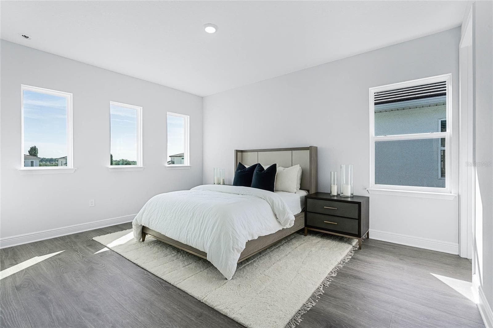 Single Family Residence at 15734 VETTA DR, MONTVERDE, photo 20 of 39