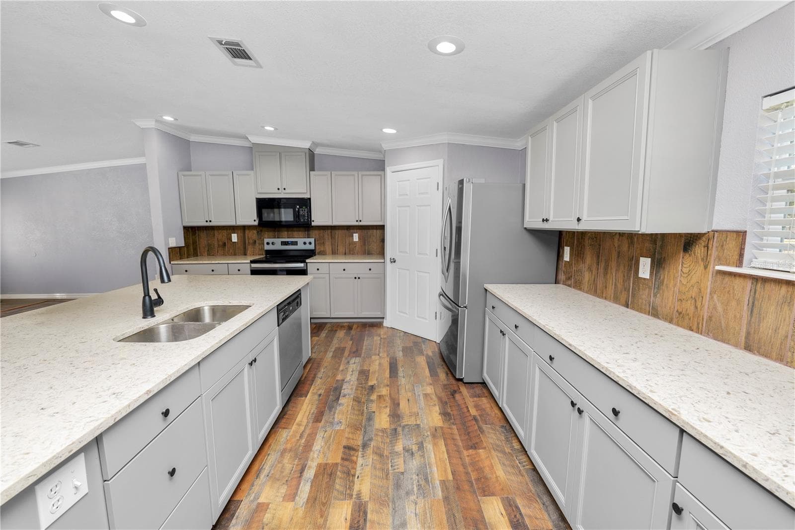 Manufactured Home at 7405 SHOUPE RD, PLANT CITY, photo 15 of 63