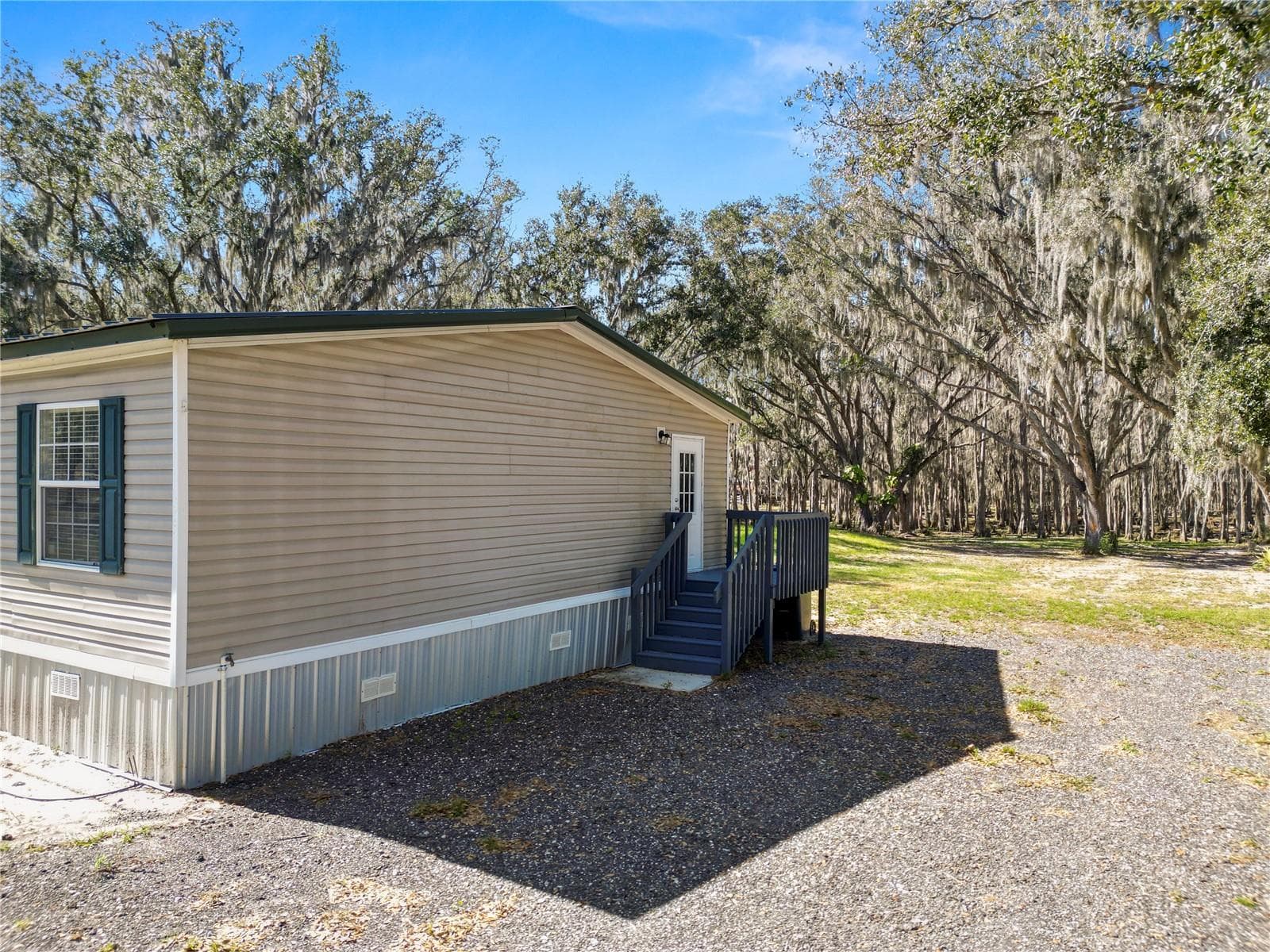 Manufactured Home at 7405 SHOUPE RD, PLANT CITY, photo 57 of 63