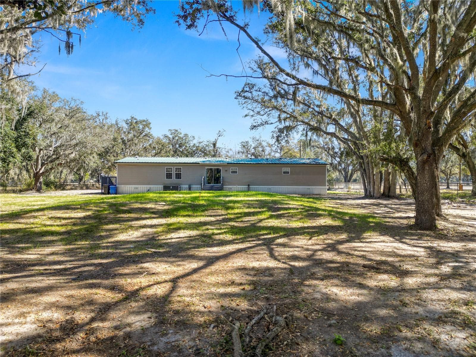 Manufactured Home at 7405 SHOUPE RD, PLANT CITY, photo 61 of 63