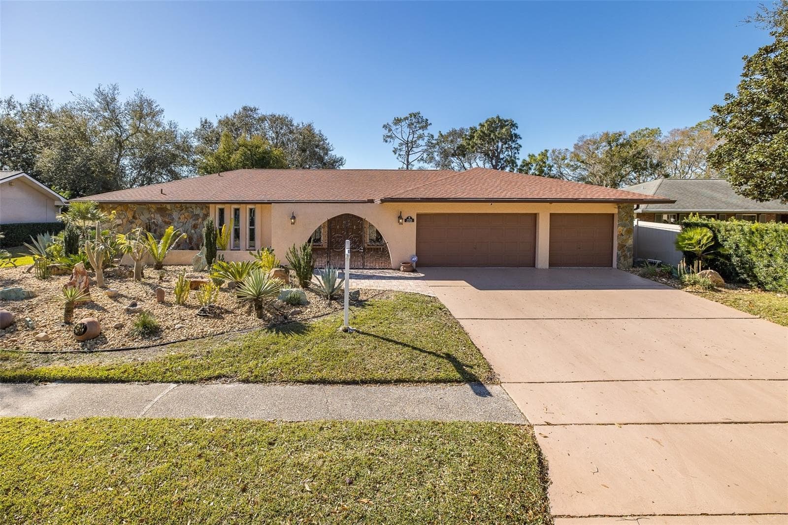 Single Family Residence at 2721 NORTHRIDGE DR E, CLEARWATER, photo 6 of 29