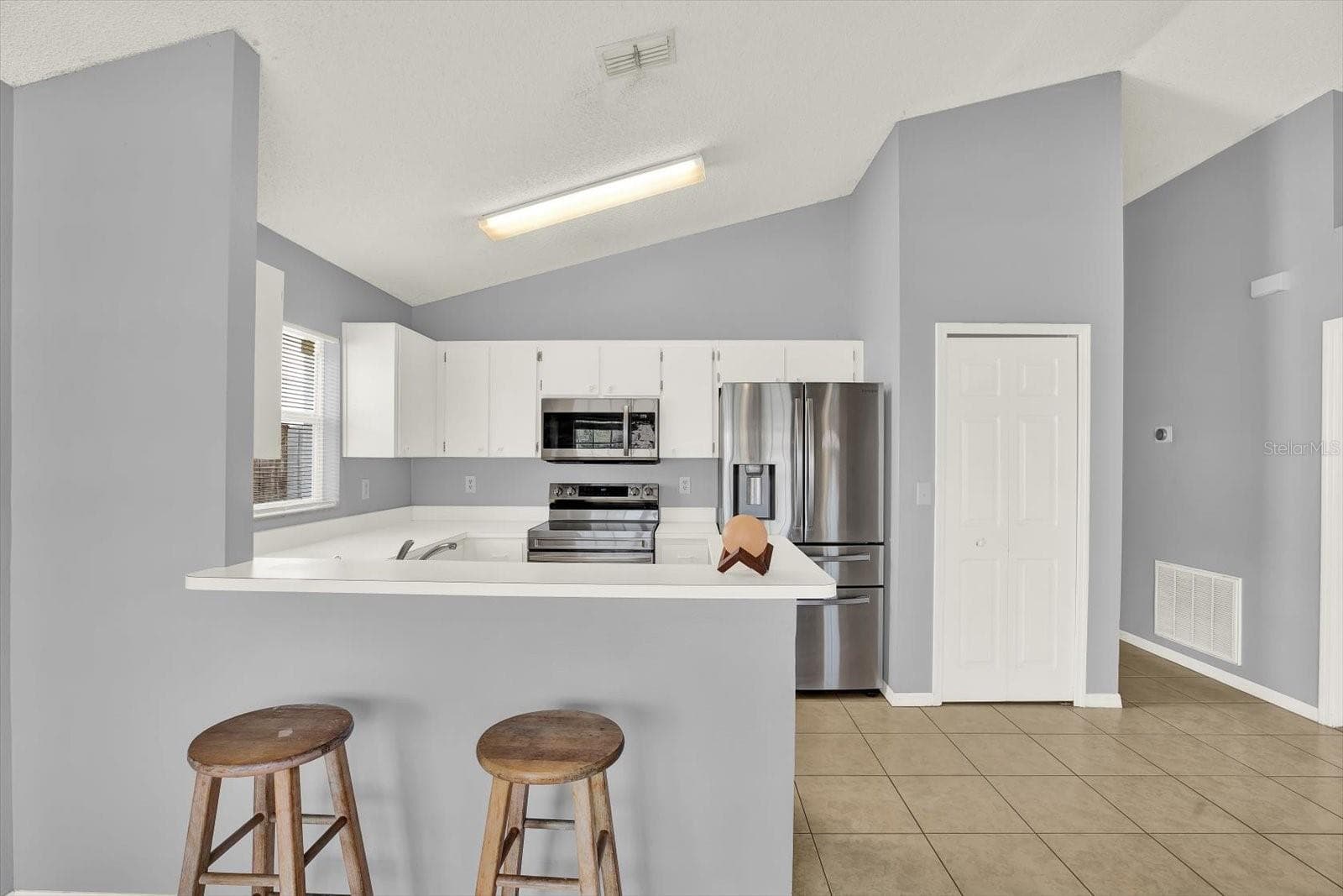 Single Family Residence at 1618 CITRUS ORCHARD WAY, VALRICO, photo 3 of 29