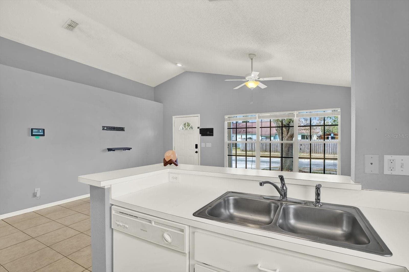 Single Family Residence at 1618 CITRUS ORCHARD WAY, VALRICO, photo 8 of 29